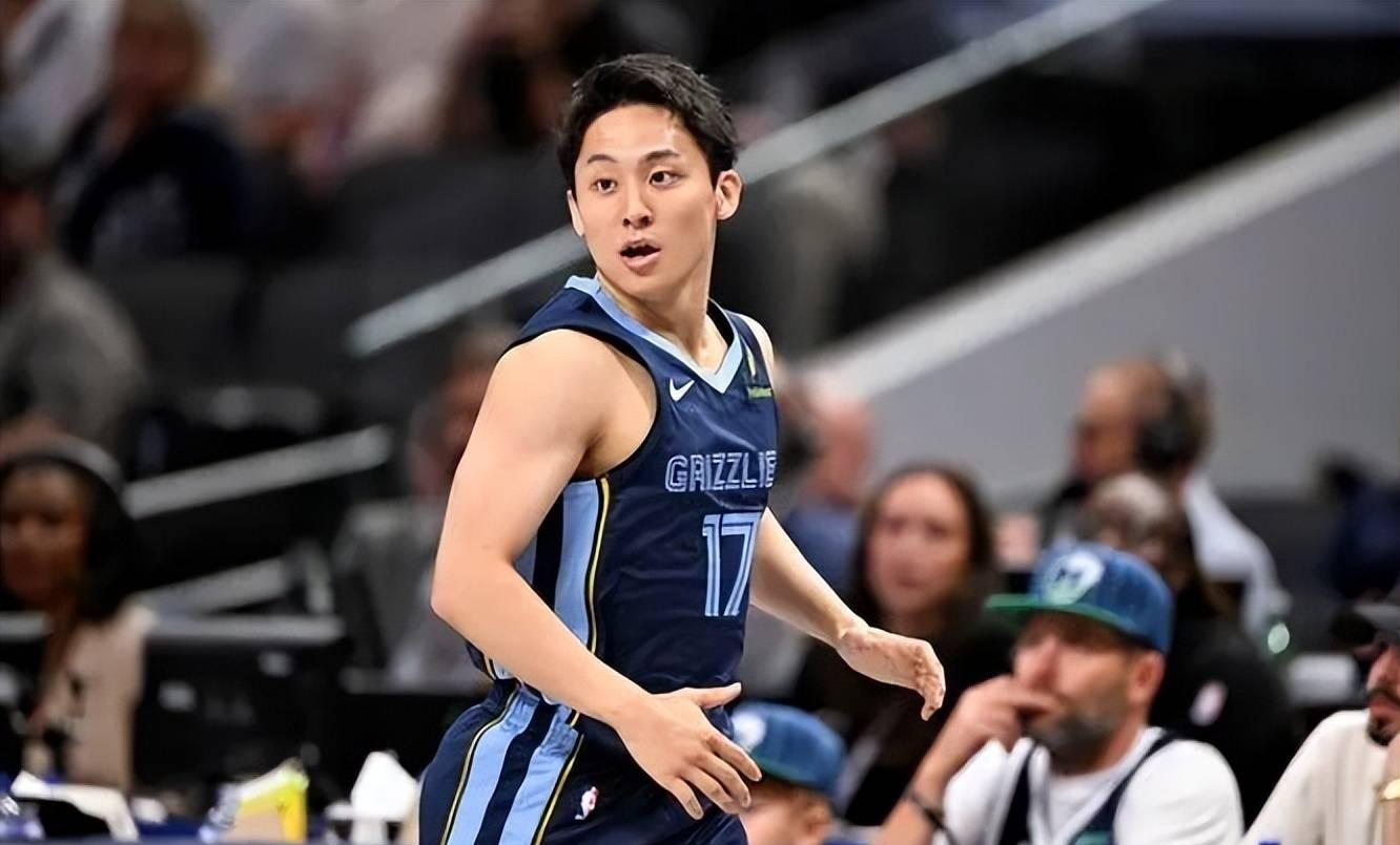 湖人B队强势日本男篮，莫兰特送出助攻