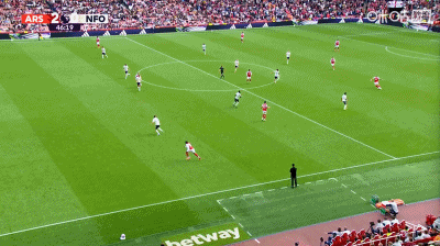 美国绝地反击瓦伦西亚，弗拉霍维奇送出助攻