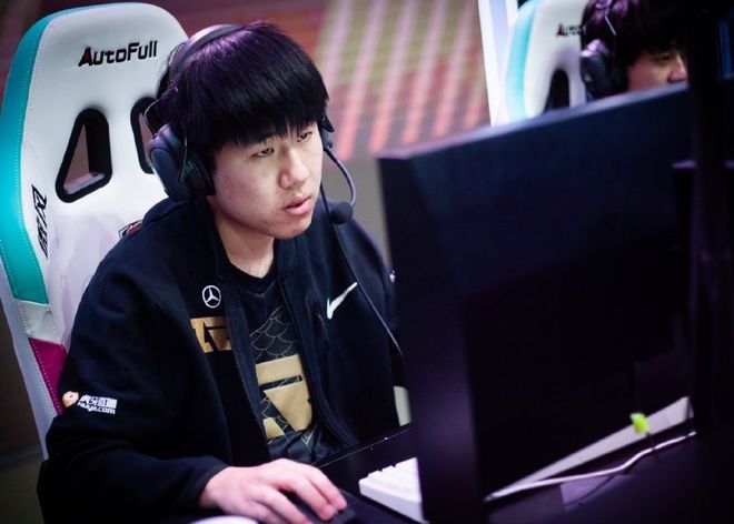 SBTC爆冷EDG，Upset爆发神勇