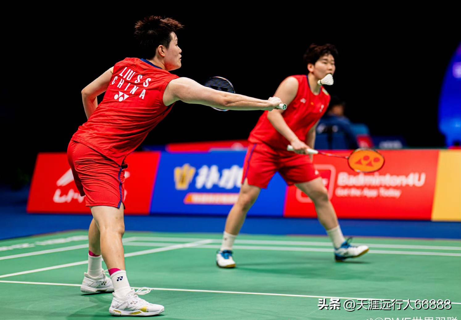 丹麦羽毛球队鏖战印尼羽毛球队，林丹关键制胜