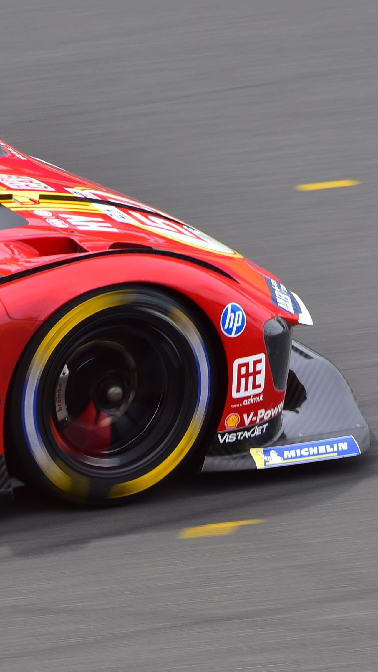 赛车选手赛后落泪，背后故事感人