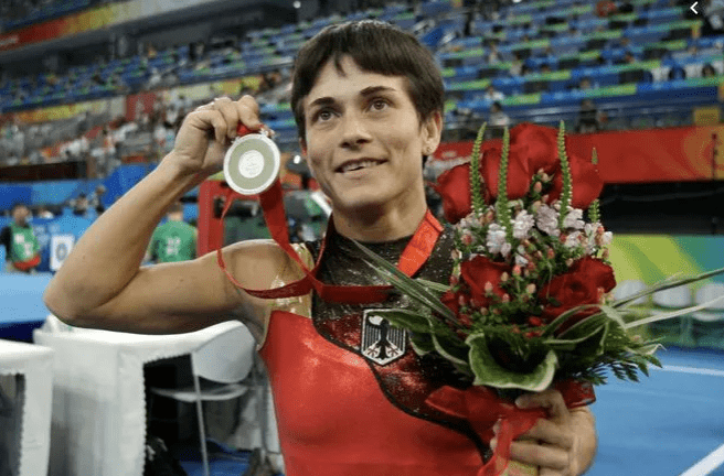 S赛传奇谢幕，球迷泪洒赛场