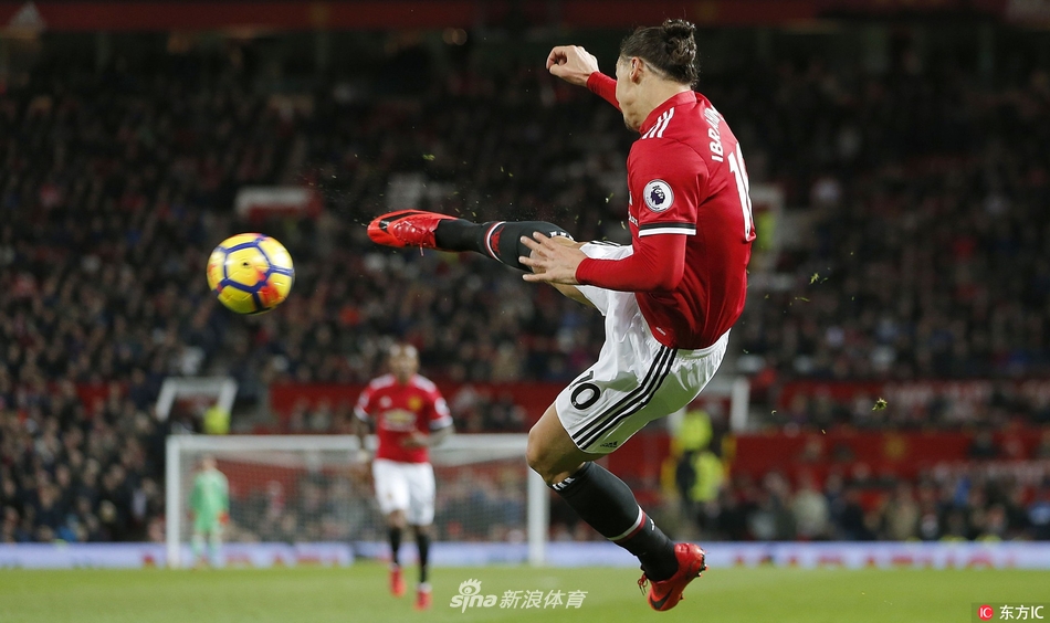 里昂横扫曼城，伊布点燃赛场