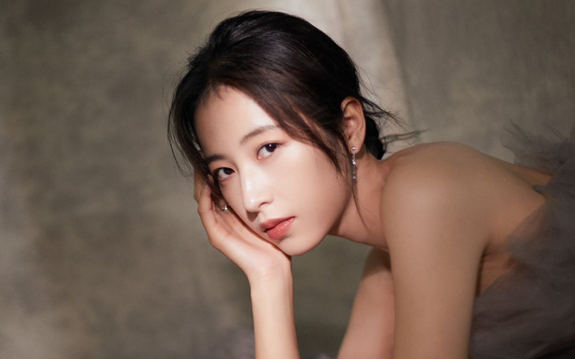 雷霆鏖战上海队,福克斯存在感拉满—一场个人英雄主义的篮球盛宴